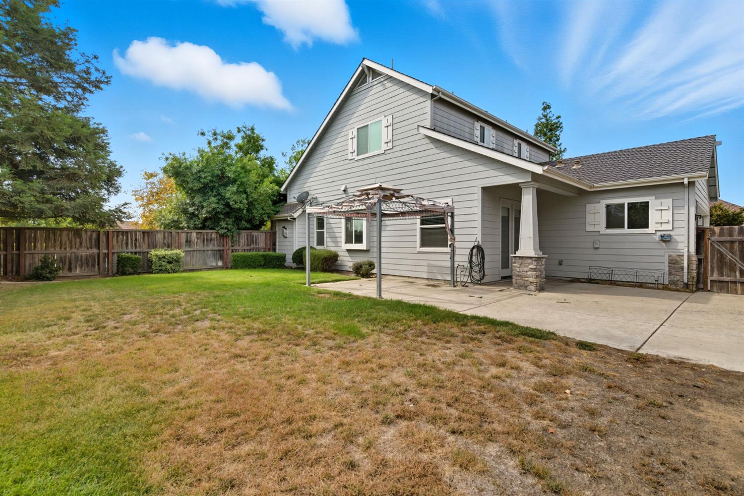 433 Travertine Dr, Ripon, CA 95366