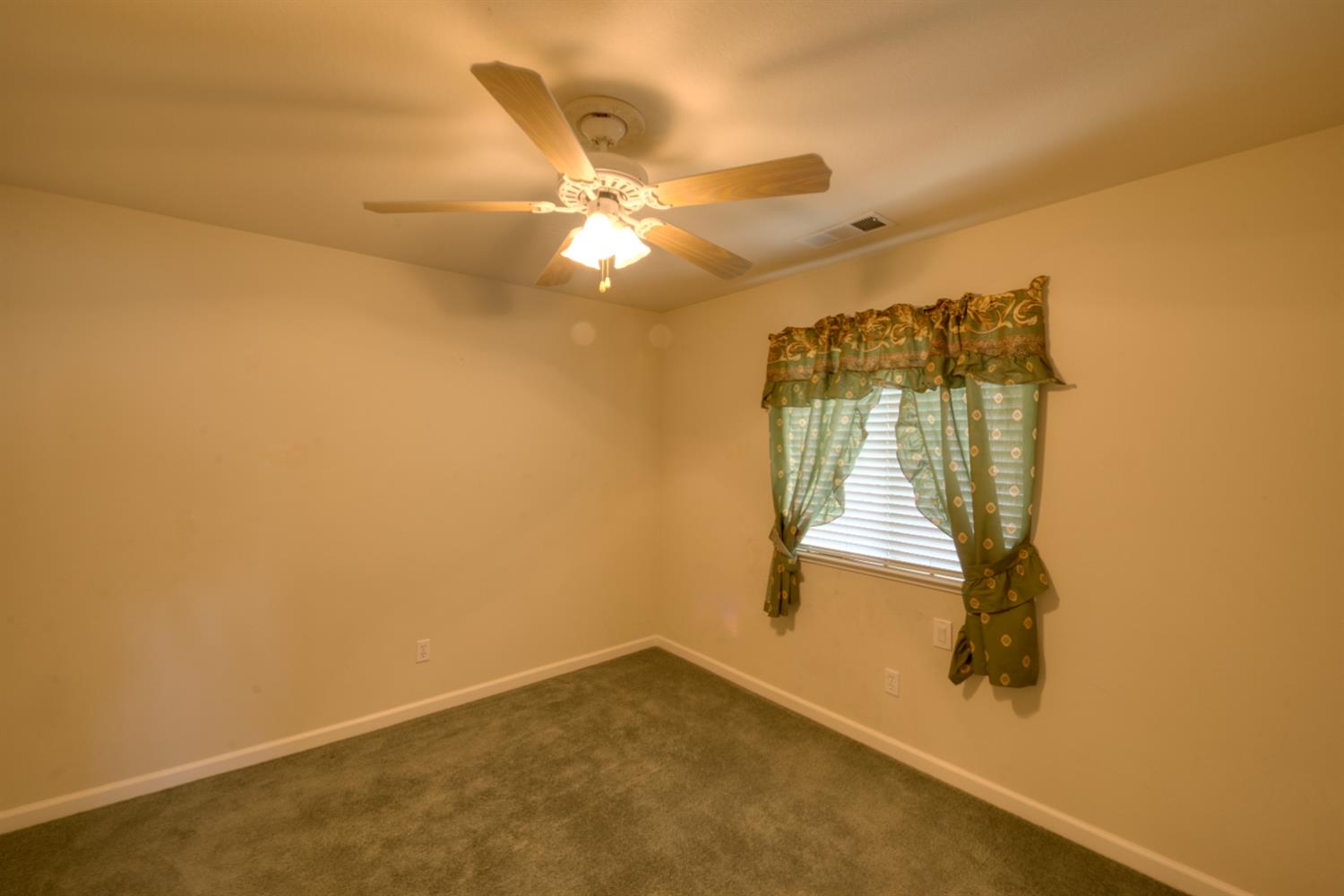 1407 Dylan Creek Dr, Patterson, CA 95363