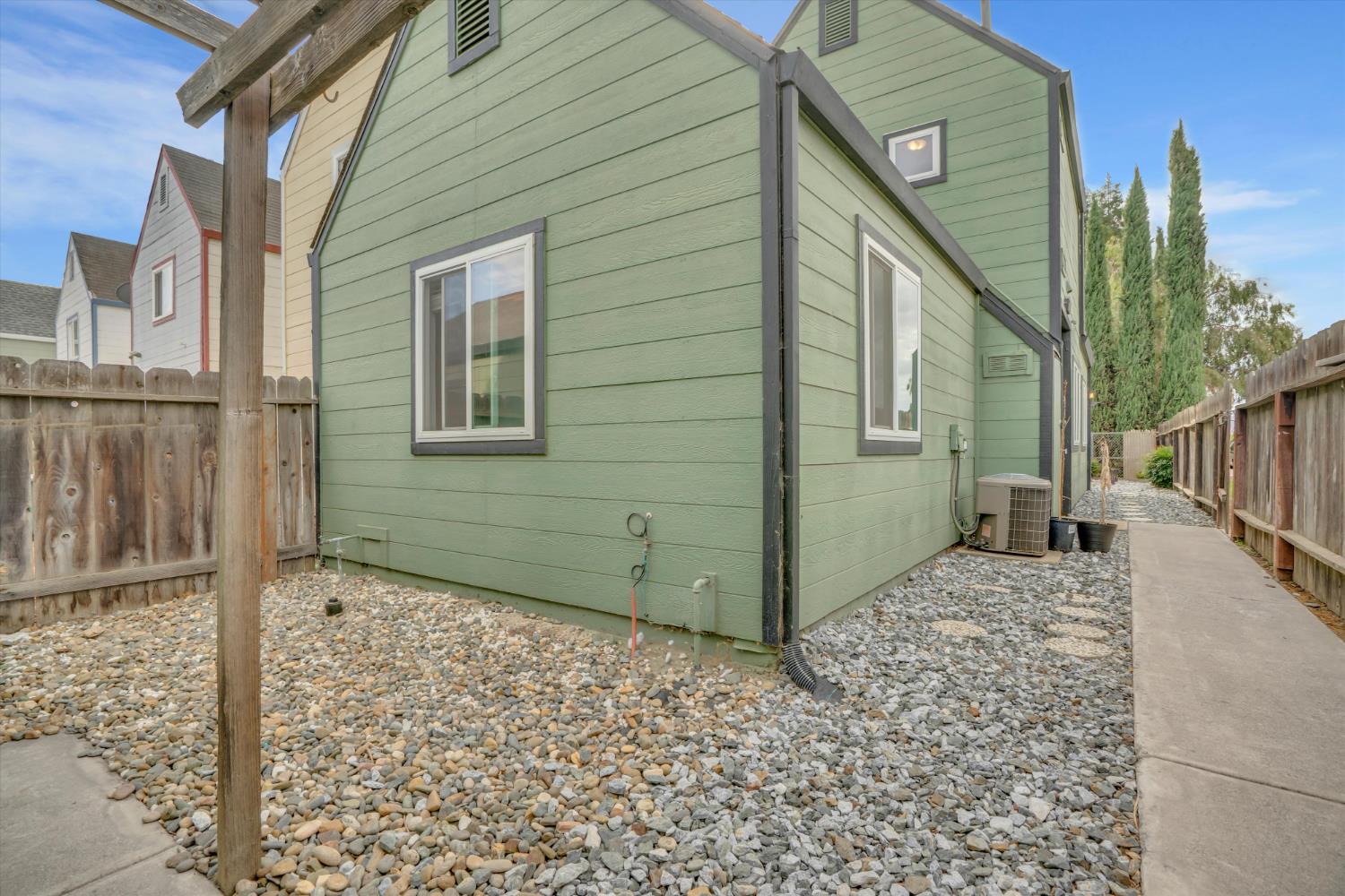 463 Golf Cir #W, Manteca, CA 95337