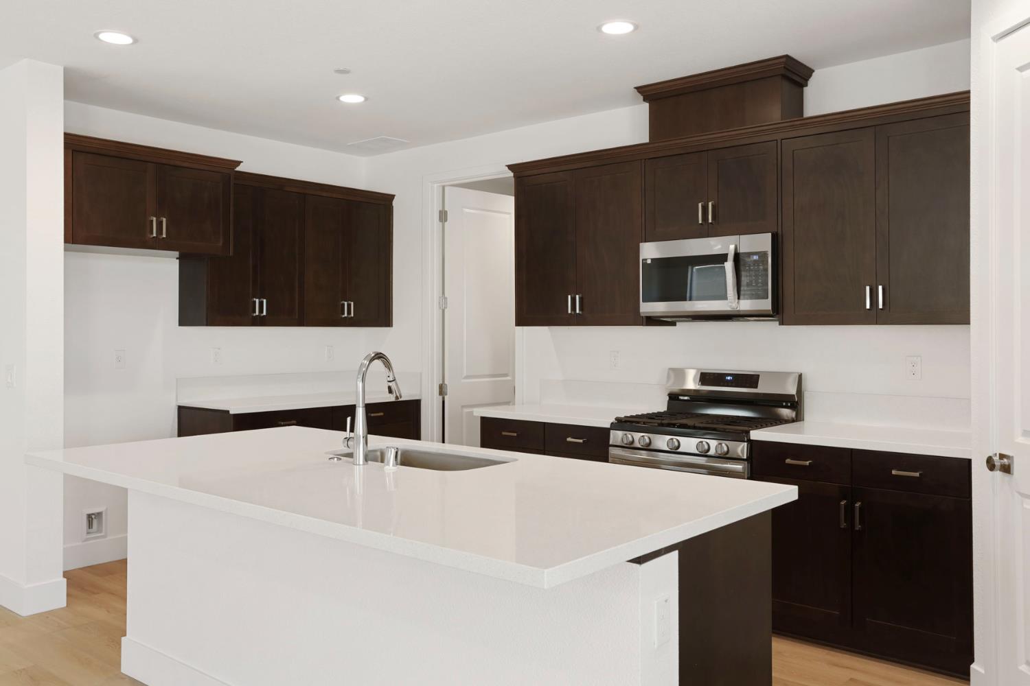 3266 Leo David St, Manteca, CA 95337