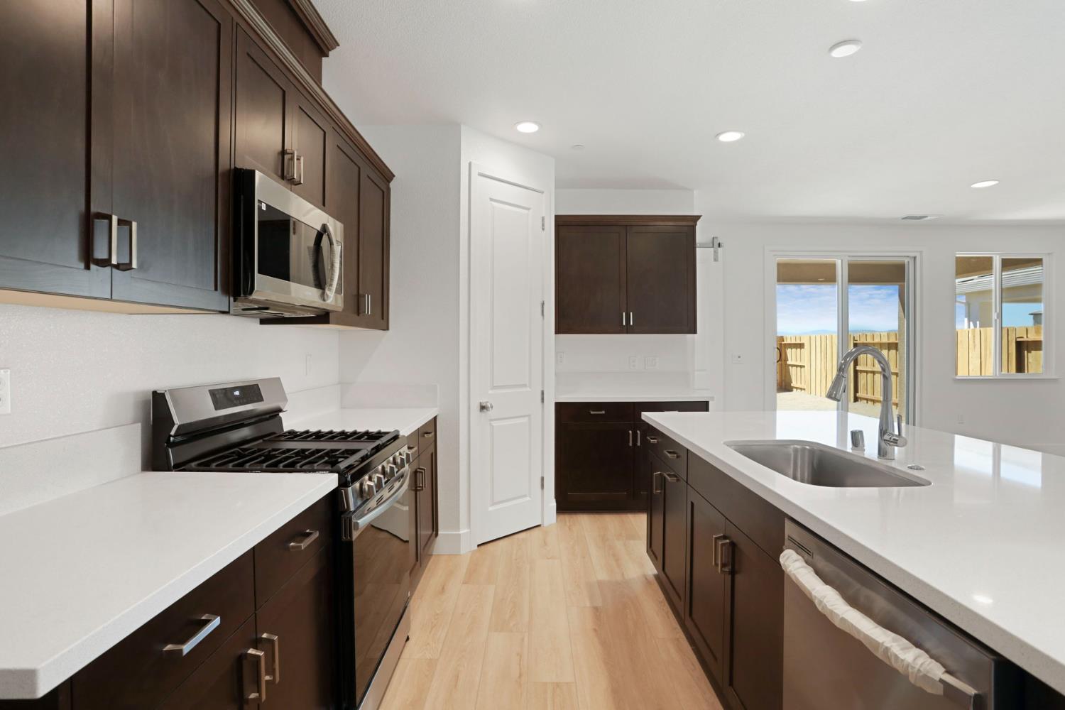 3266 Leo David St, Manteca, CA 95337