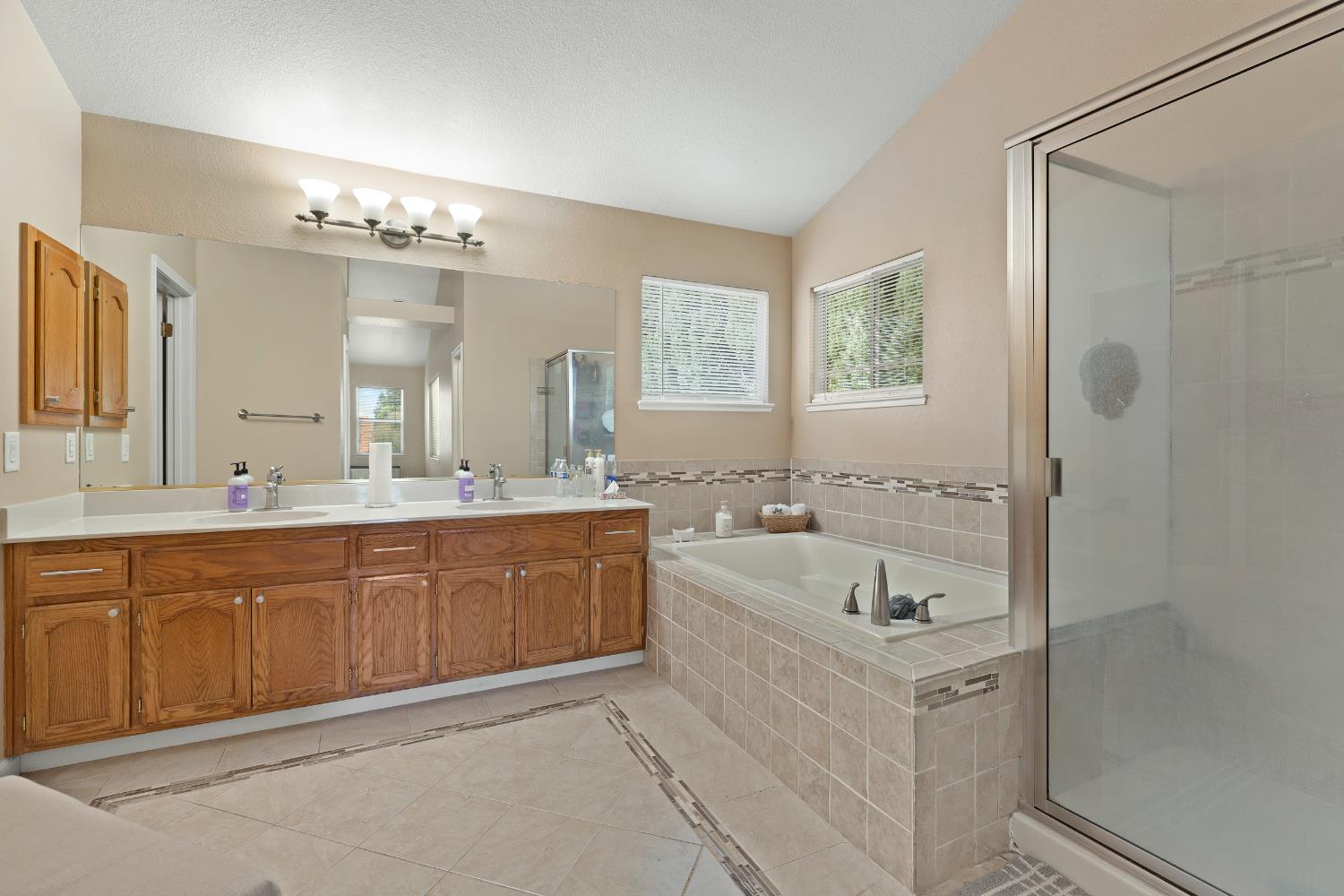 1837 Mark Mead Ln, Modesto, CA 95356