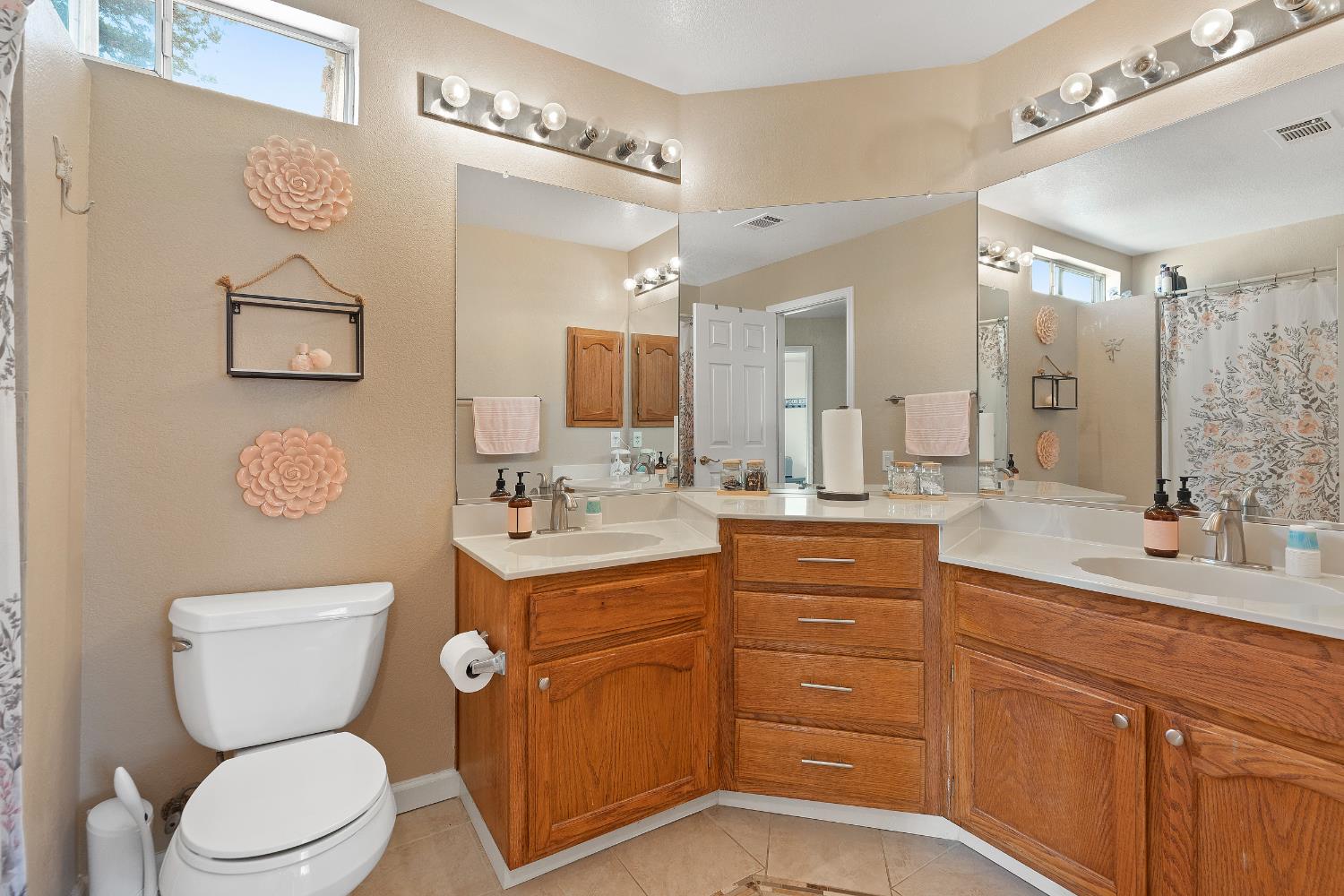 1837 Mark Mead Ln, Modesto, CA 95356