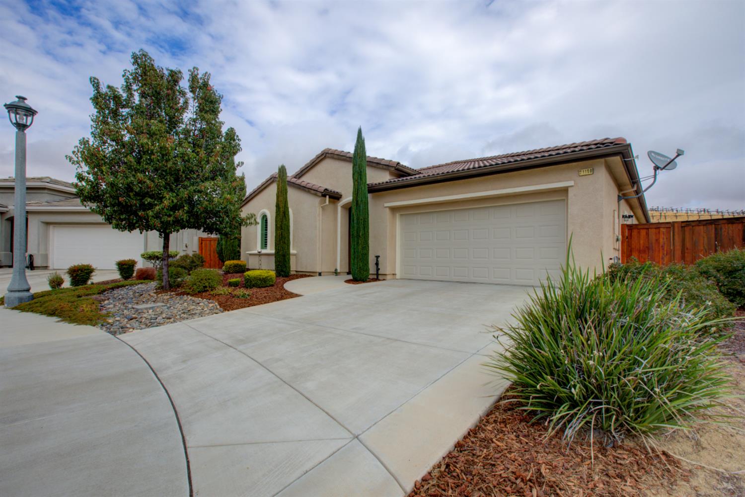 21100 Varietal Ct, Patterson, CA 95363