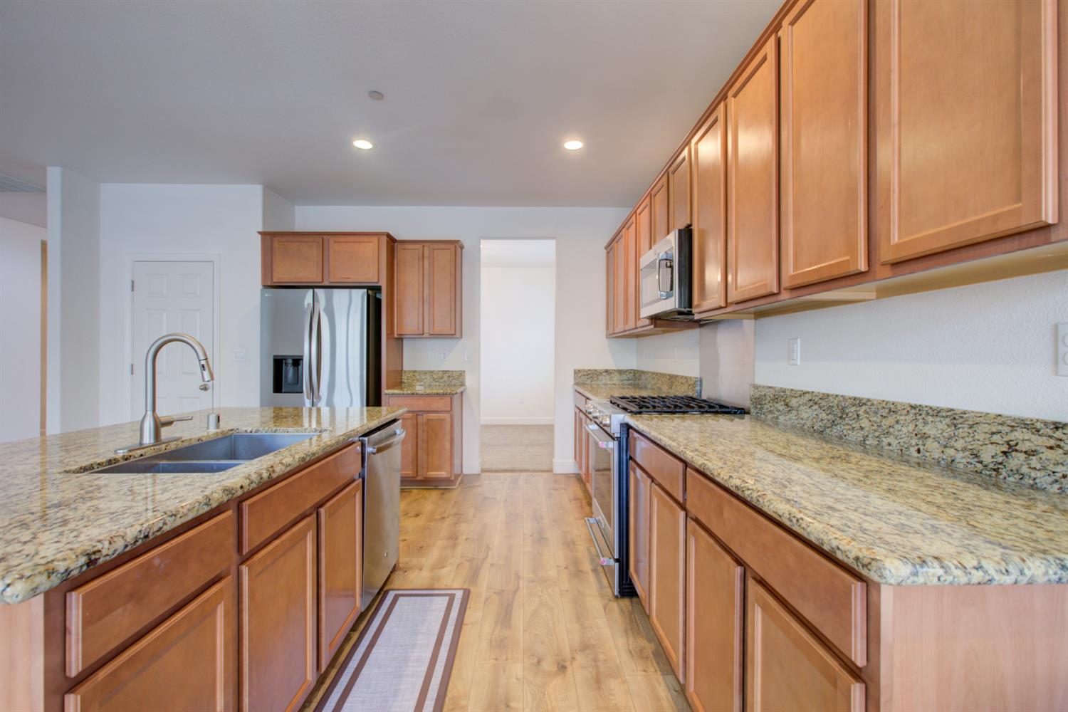 21100 Varietal Ct, Patterson, CA 95363