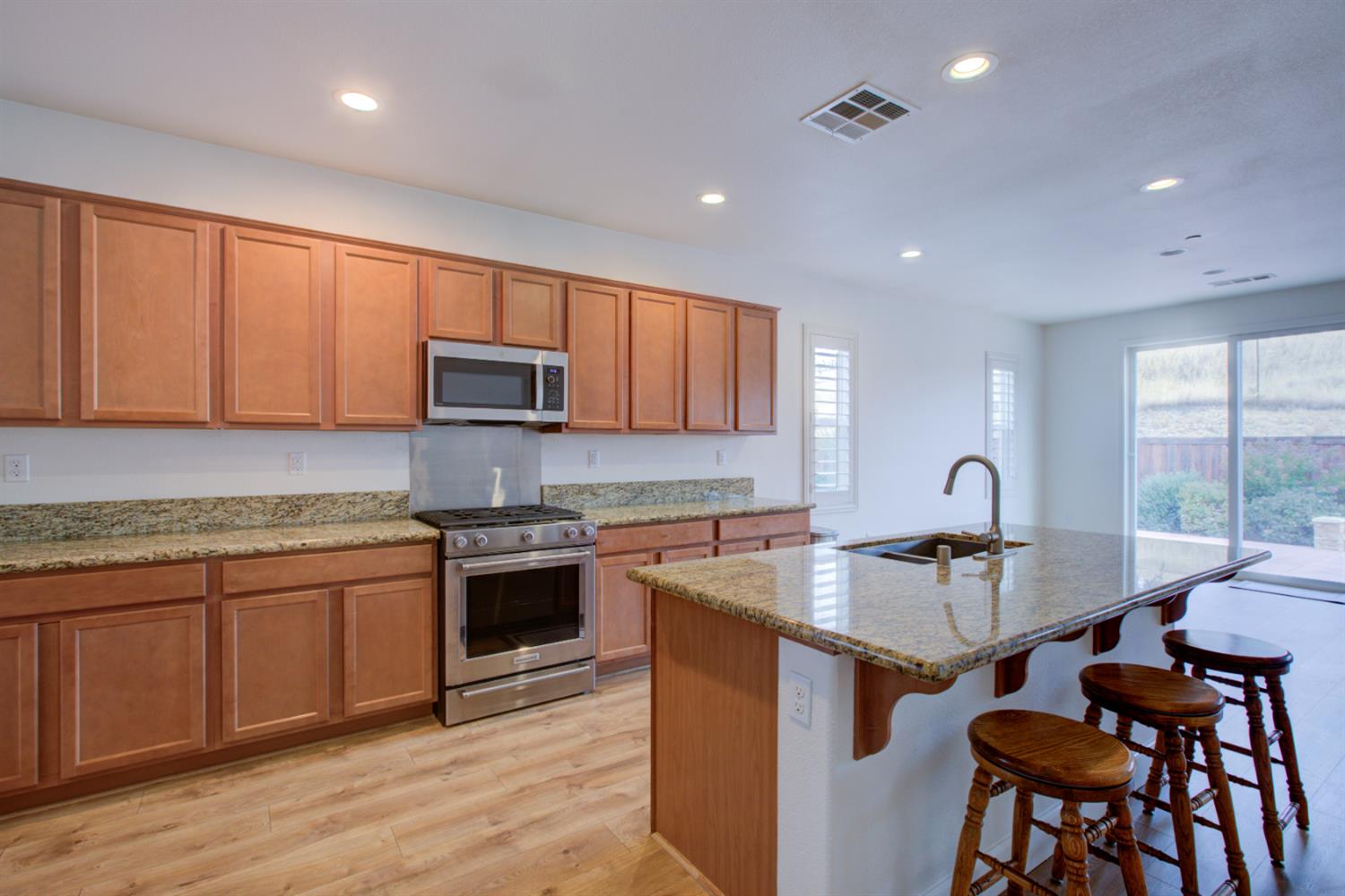 21100 Varietal Ct, Patterson, CA 95363