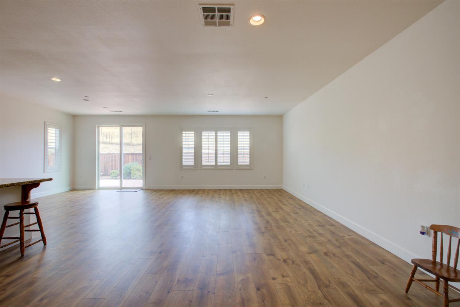 21100 Varietal Ct, Patterson, CA 95363