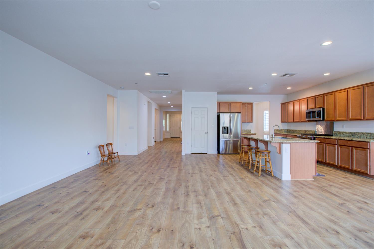 21100 Varietal Ct, Patterson, CA 95363