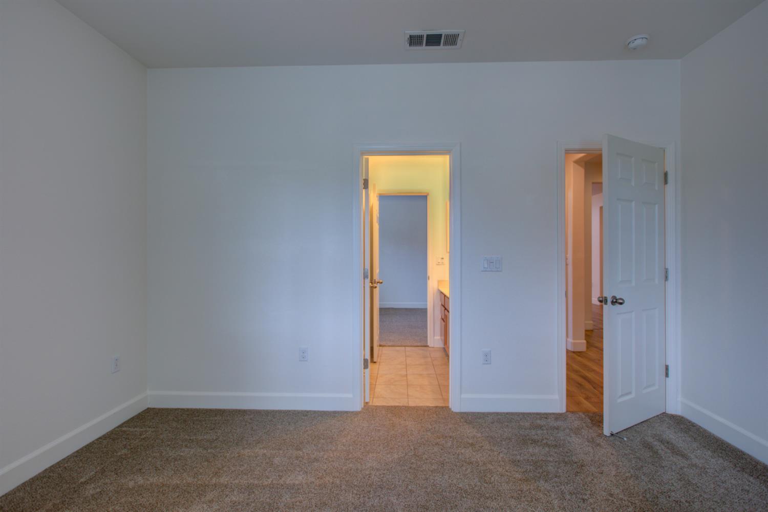 21100 Varietal Ct, Patterson, CA 95363