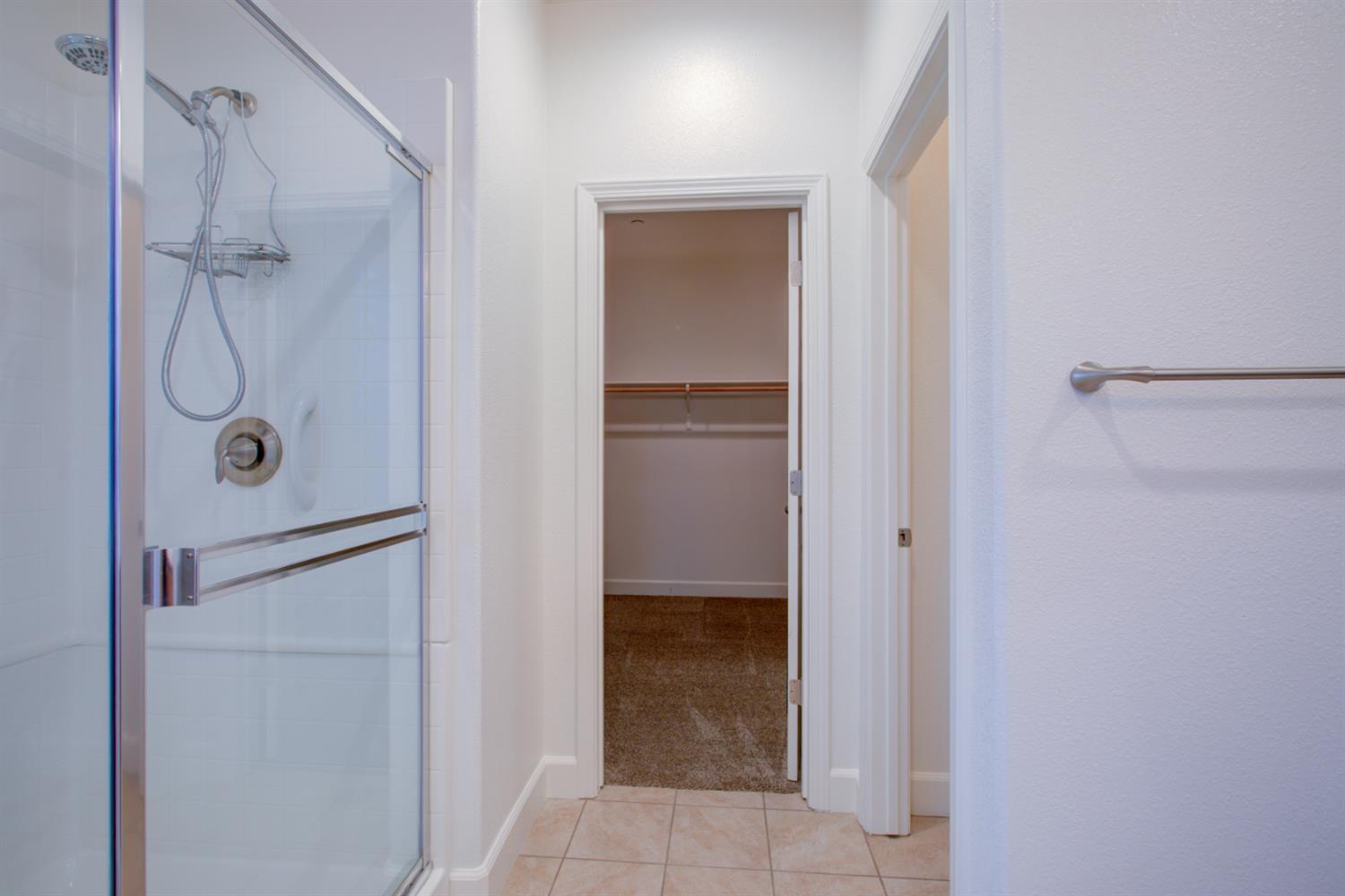 21100 Varietal Ct, Patterson, CA 95363