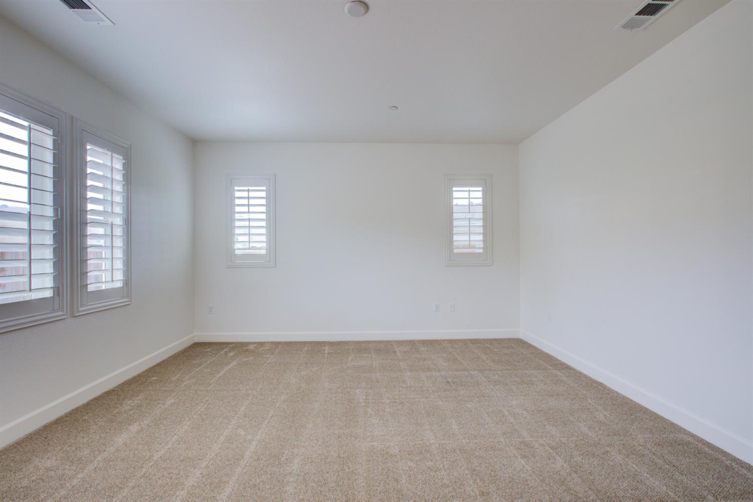 21100 Varietal Ct, Patterson, CA 95363