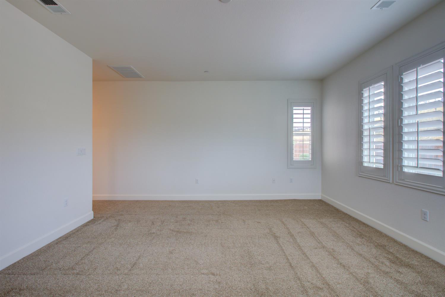 21100 Varietal Ct, Patterson, CA 95363