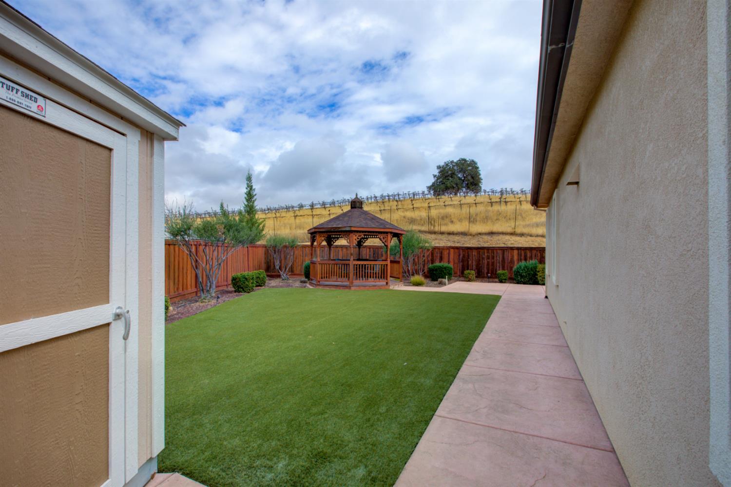 21100 Varietal Ct, Patterson, CA 95363