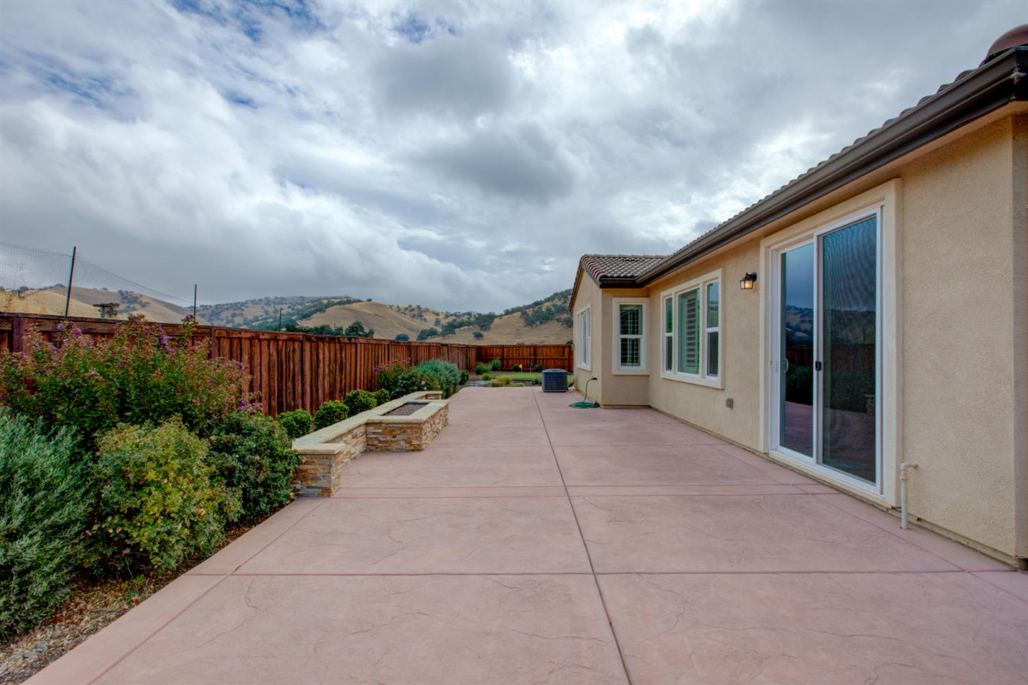 21100 Varietal Ct, Patterson, CA 95363