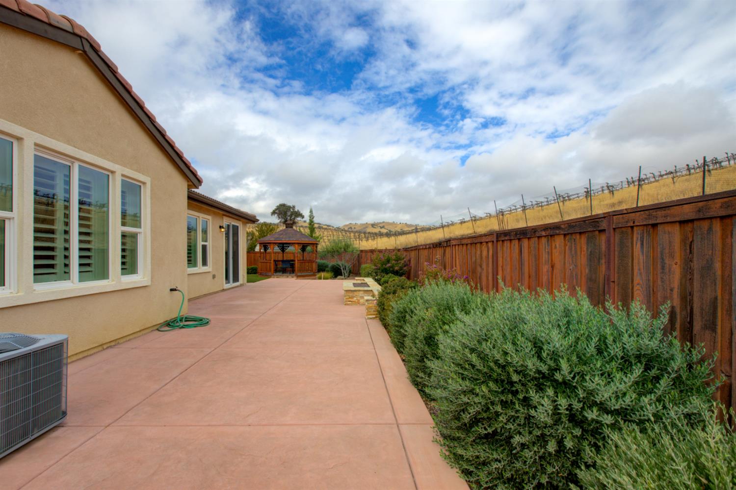 21100 Varietal Ct, Patterson, CA 95363