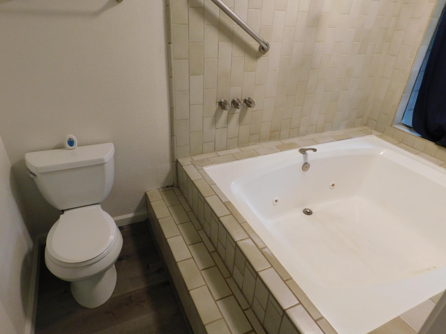 501 Rose Ave #9, Modesto, CA 95355