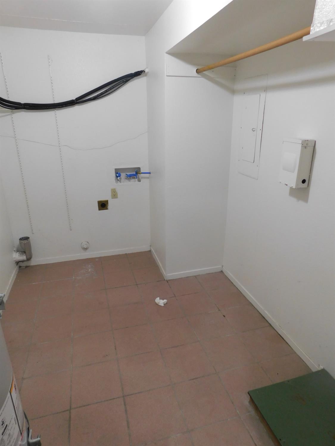 501 Rose Ave #9, Modesto, CA 95355