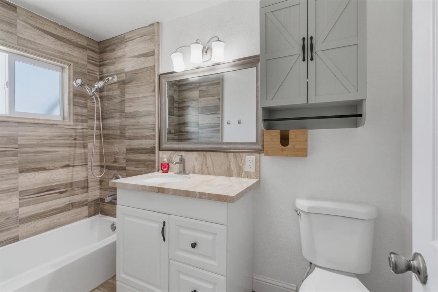 7140 Jones Rd, Winton, CA 95388