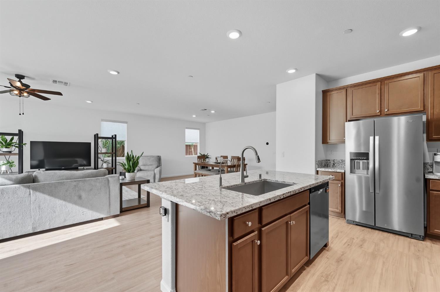 617 Mansfield Dr, Patterson, CA 95363