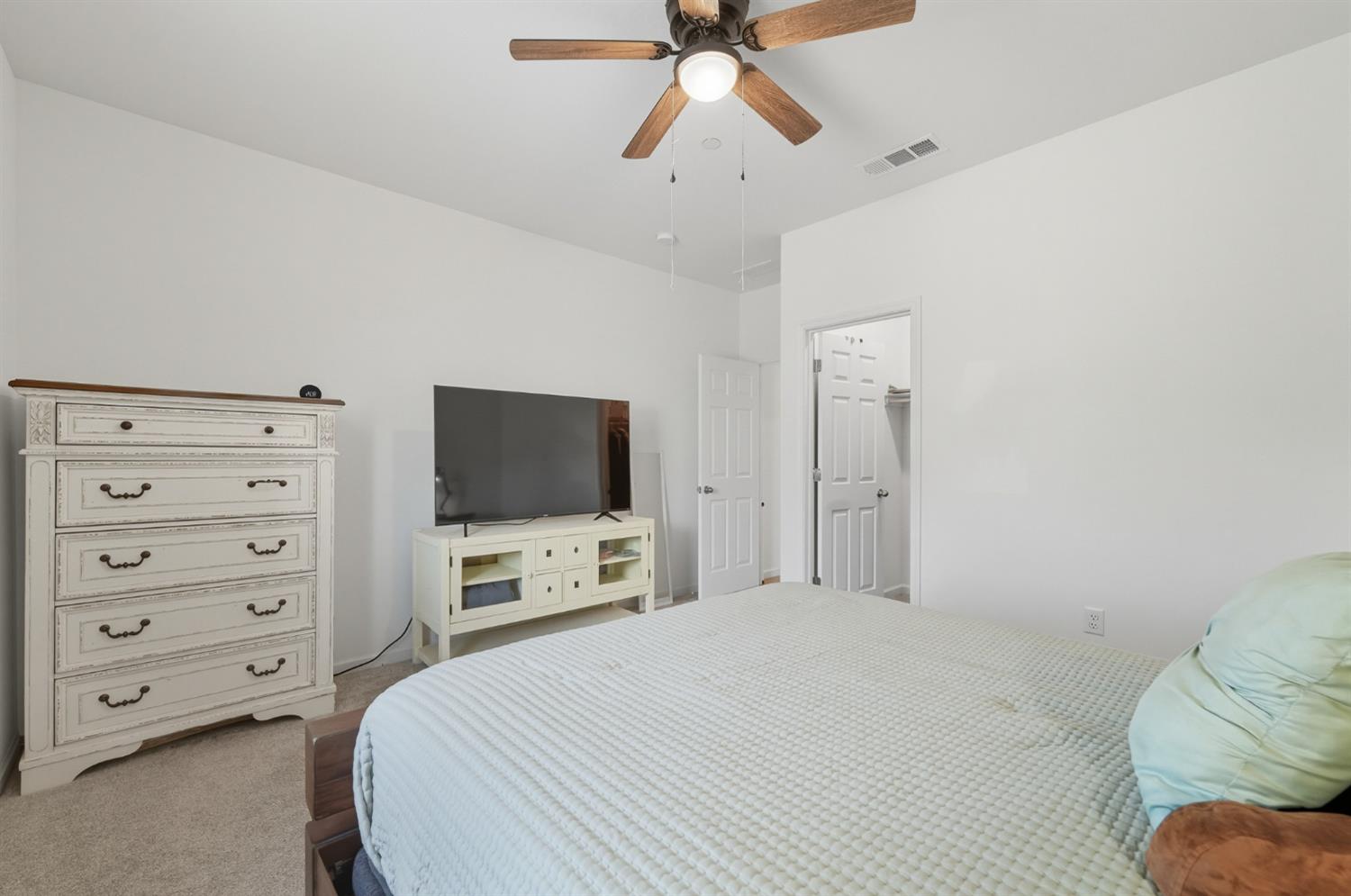 617 Mansfield Dr, Patterson, CA 95363