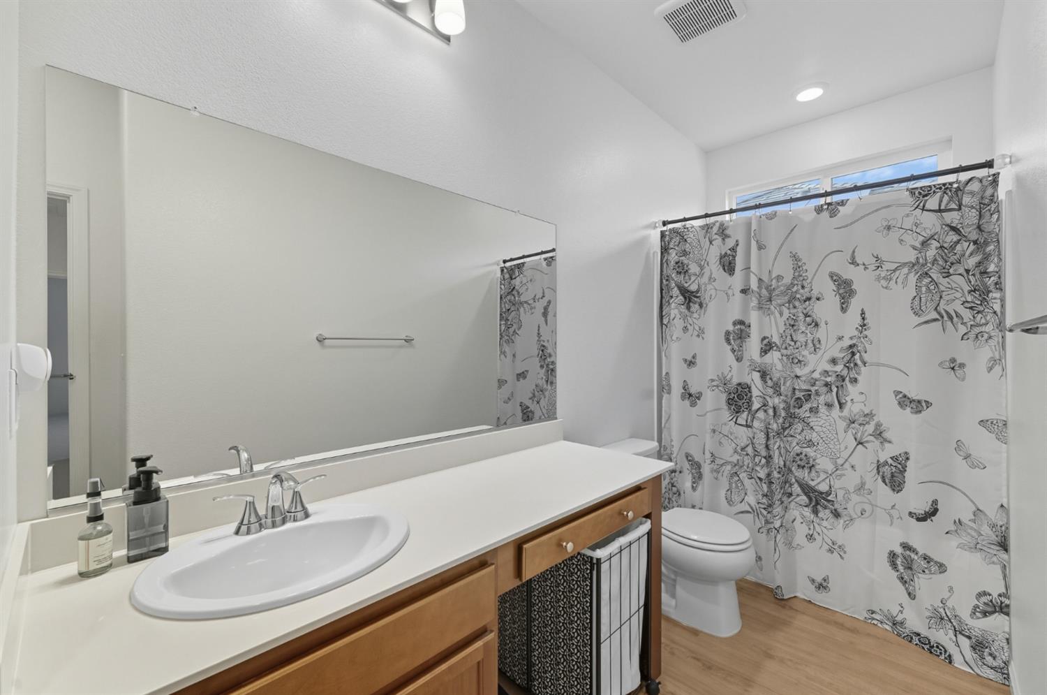 617 Mansfield Dr, Patterson, CA 95363