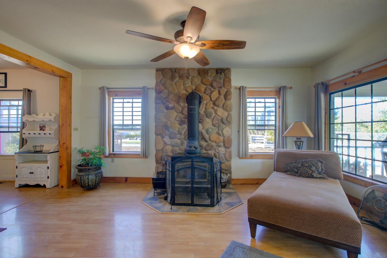 16221 Gustafson Ave, Patterson, CA 95363