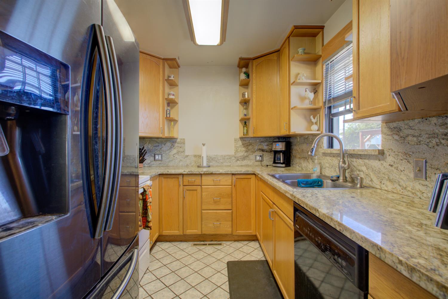 16221 Gustafson Ave, Patterson, CA 95363