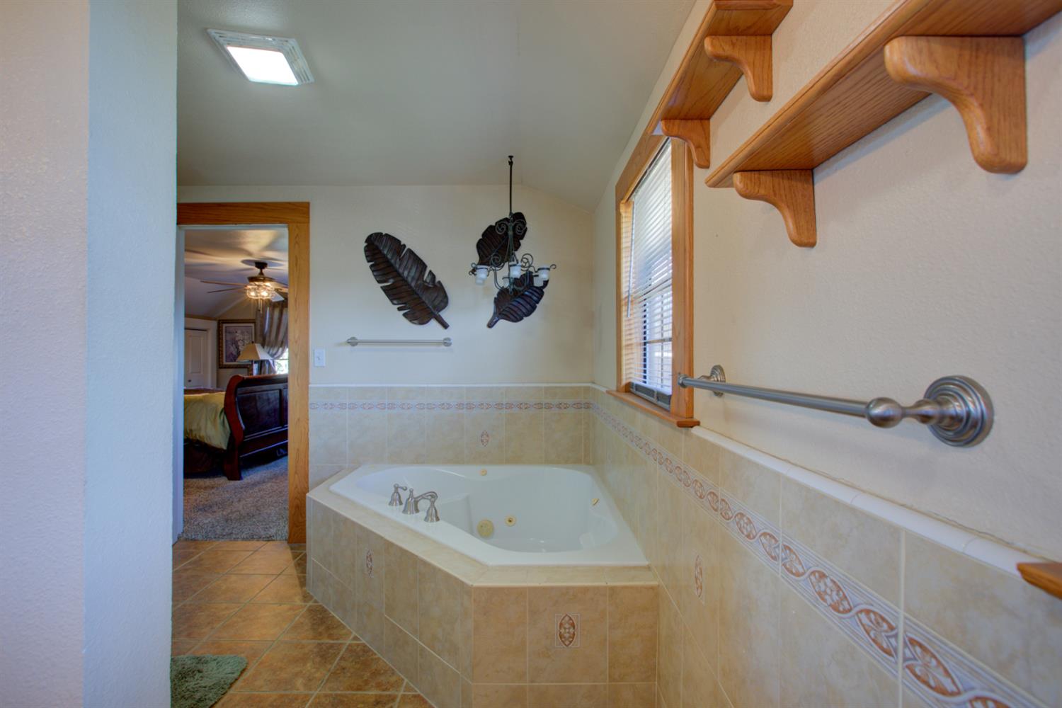 16221 Gustafson Ave, Patterson, CA 95363