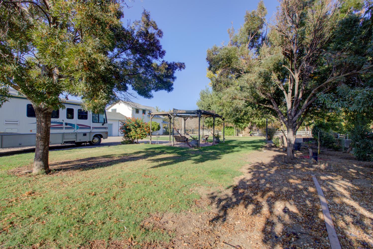 16221 Gustafson Ave, Patterson, CA 95363