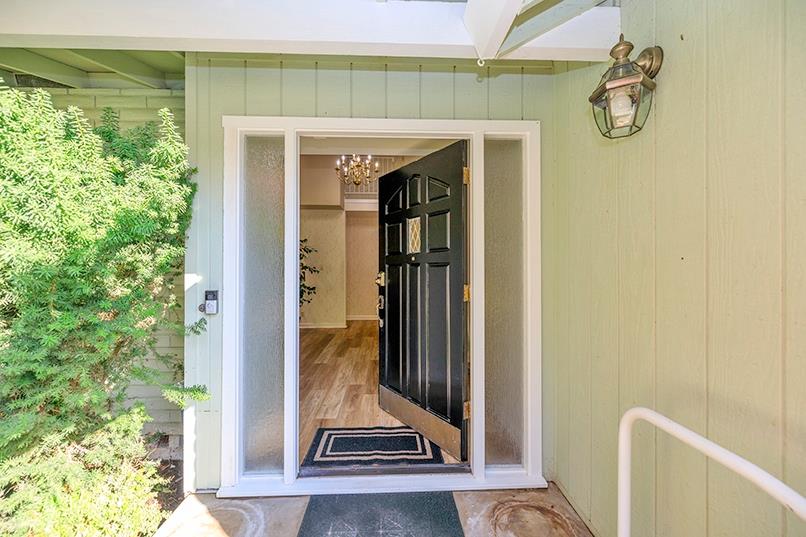 7004 Hillcrest Dr, Modesto, CA 95356