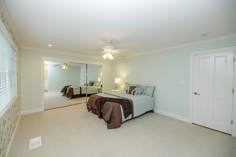 7004 Hillcrest Dr, Modesto, CA 95356