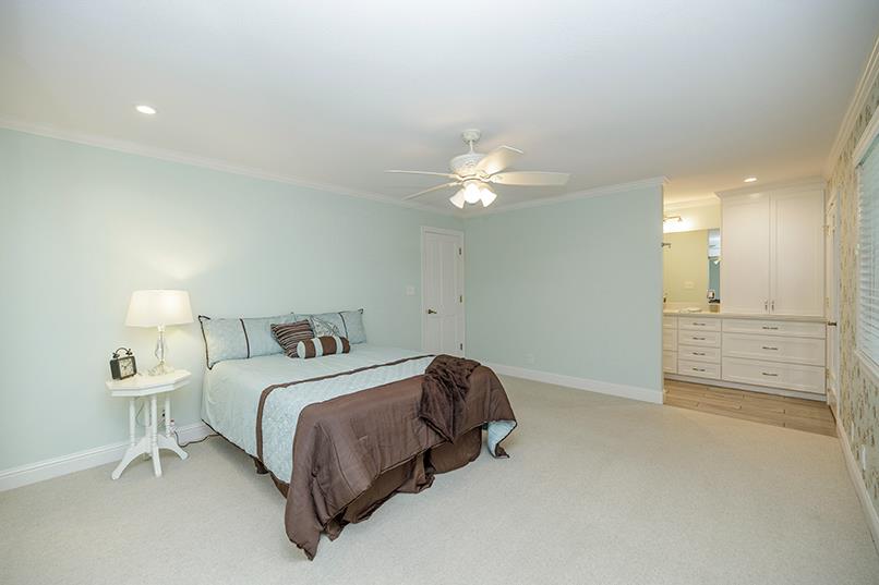 7004 Hillcrest Dr, Modesto, CA 95356