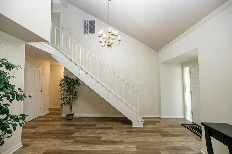 7004 Hillcrest Dr, Modesto, CA 95356