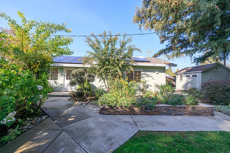 7004 Hillcrest Dr, Modesto, CA 95356