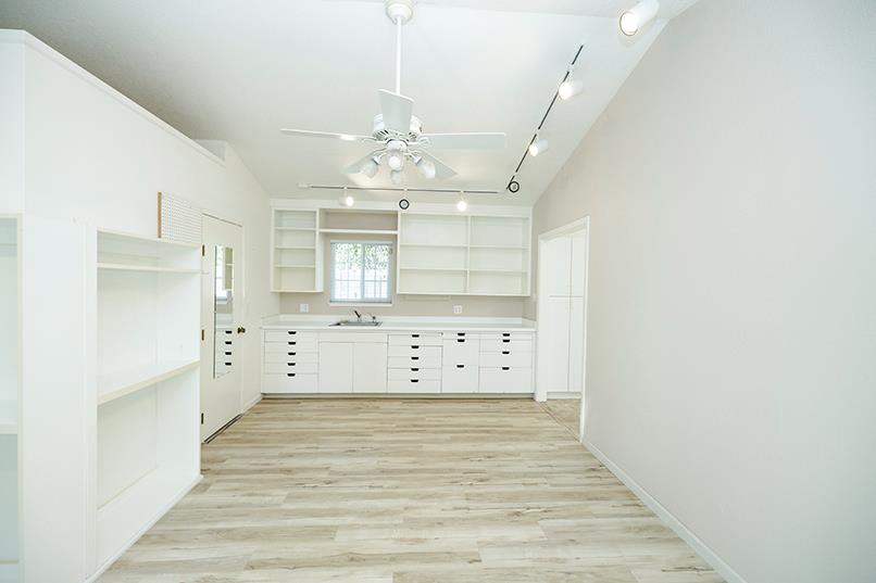 7004 Hillcrest Dr, Modesto, CA 95356