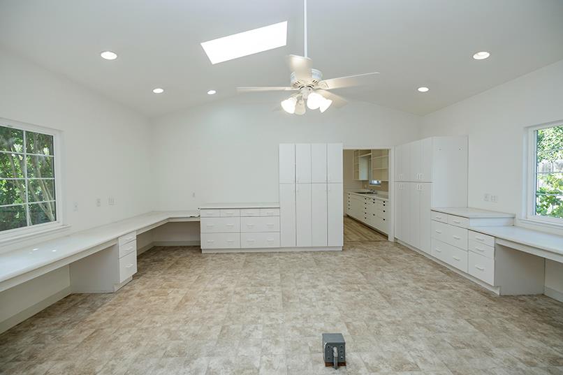 7004 Hillcrest Dr, Modesto, CA 95356