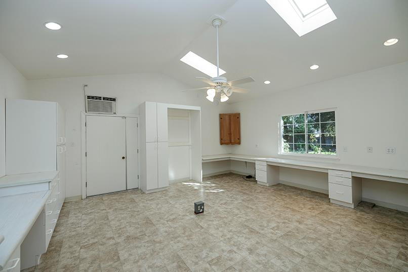 7004 Hillcrest Dr, Modesto, CA 95356