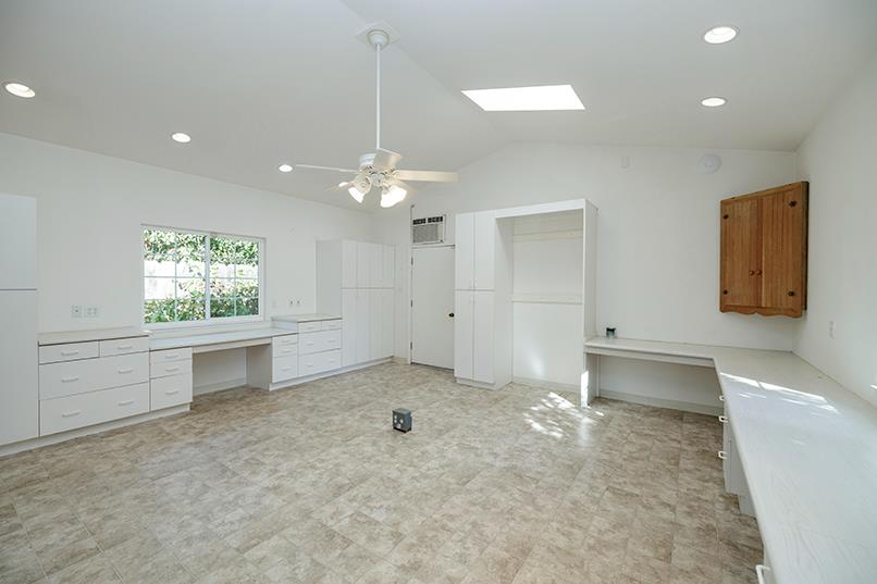 7004 Hillcrest Dr, Modesto, CA 95356