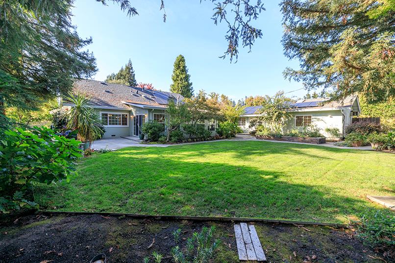 7004 Hillcrest Dr, Modesto, CA 95356