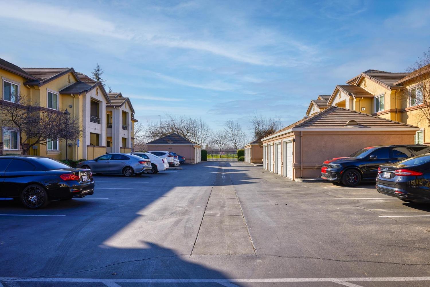 1360 Shady Ln #1022, Turlock, CA 95382