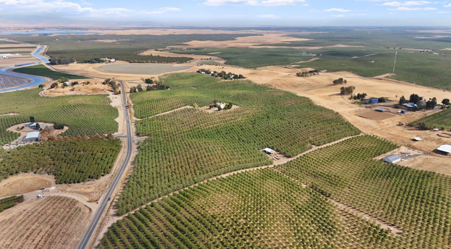 18624 Lake Rd, Hickman, CA 95323