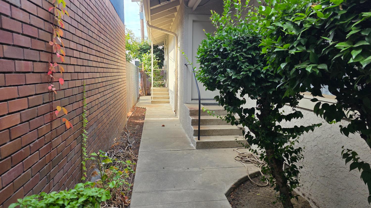 1103 14th St, Modesto, CA 95354