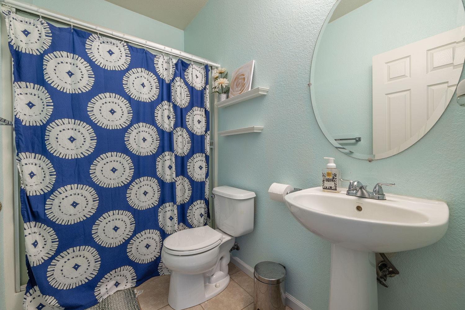 5831 Alton Ct, Riverbank, CA 95367