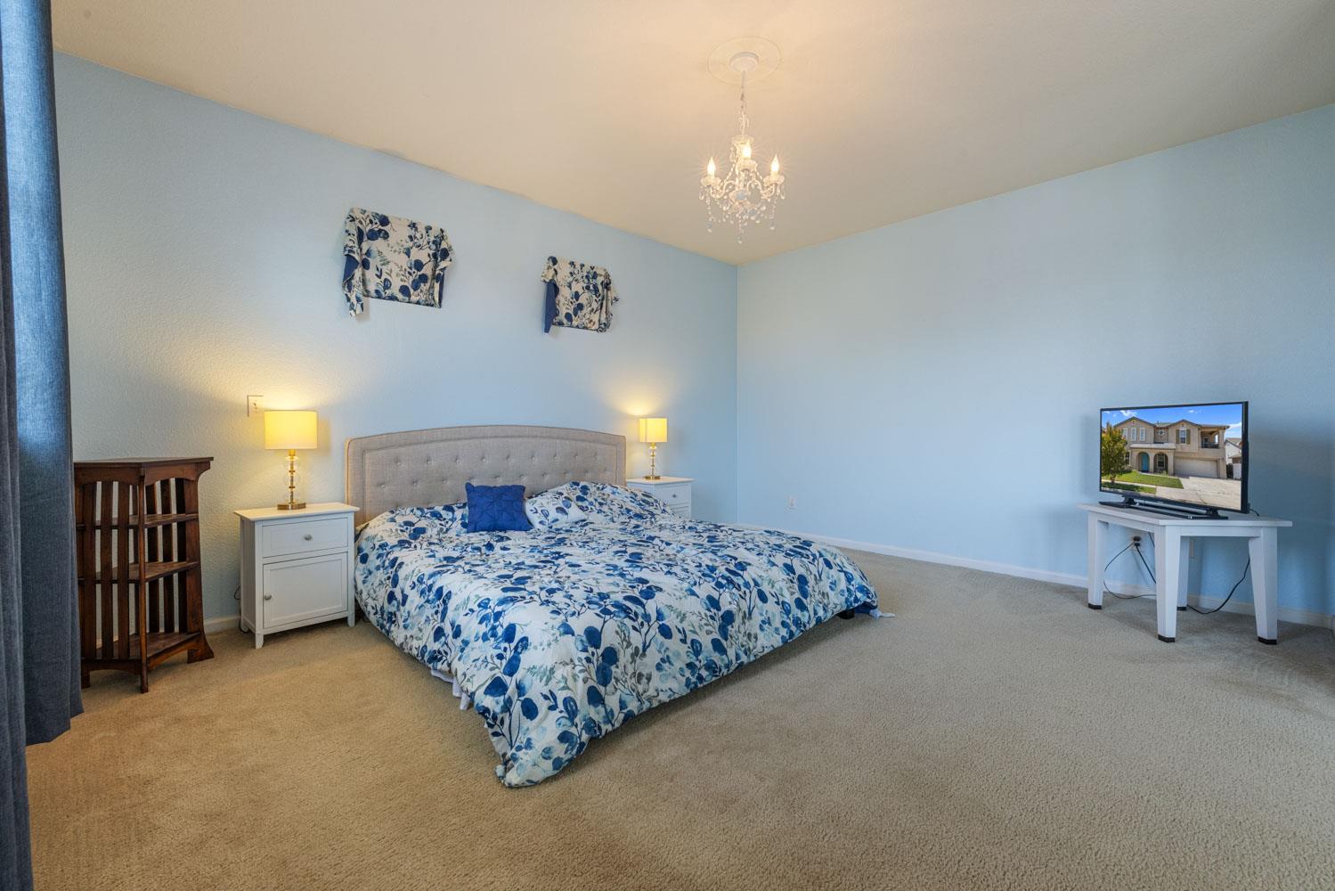 5831 Alton Ct, Riverbank, CA 95367