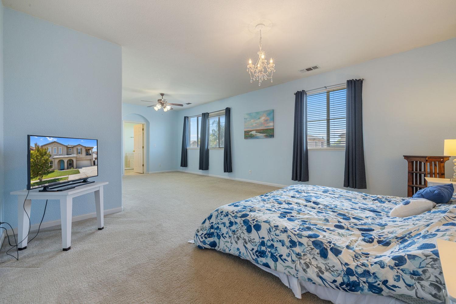 5831 Alton Ct, Riverbank, CA 95367