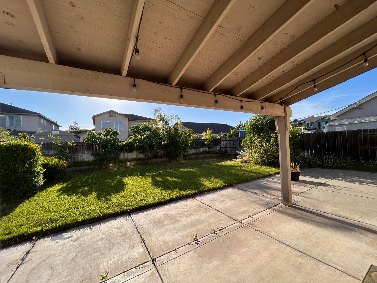 5831 Alton Ct, Riverbank, CA 95367