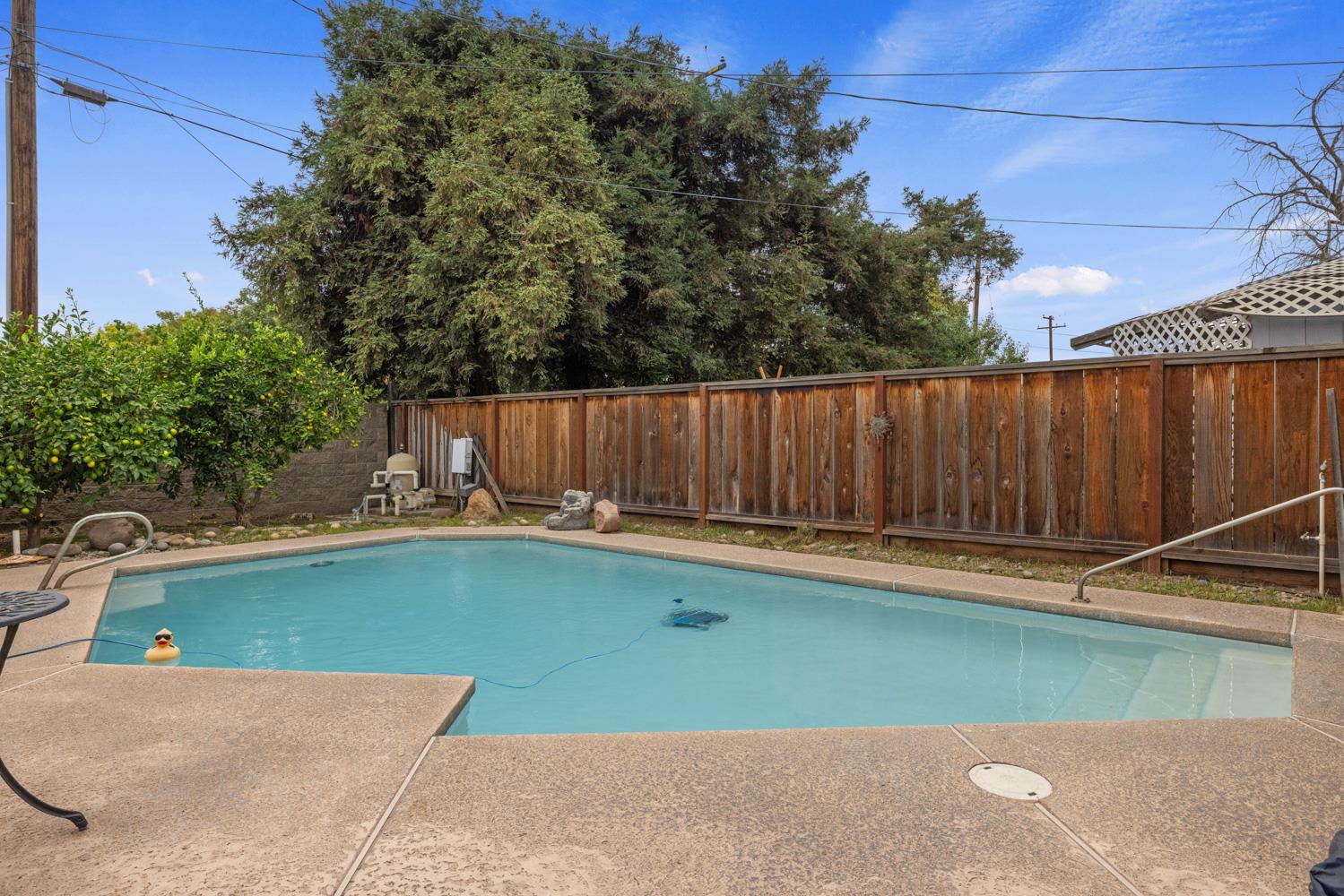 1535 Niel Ave, Turlock, CA 95380