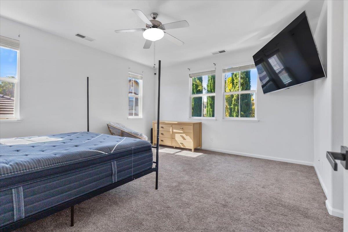 20855 Grapevine Dr, Patterson, CA 95363