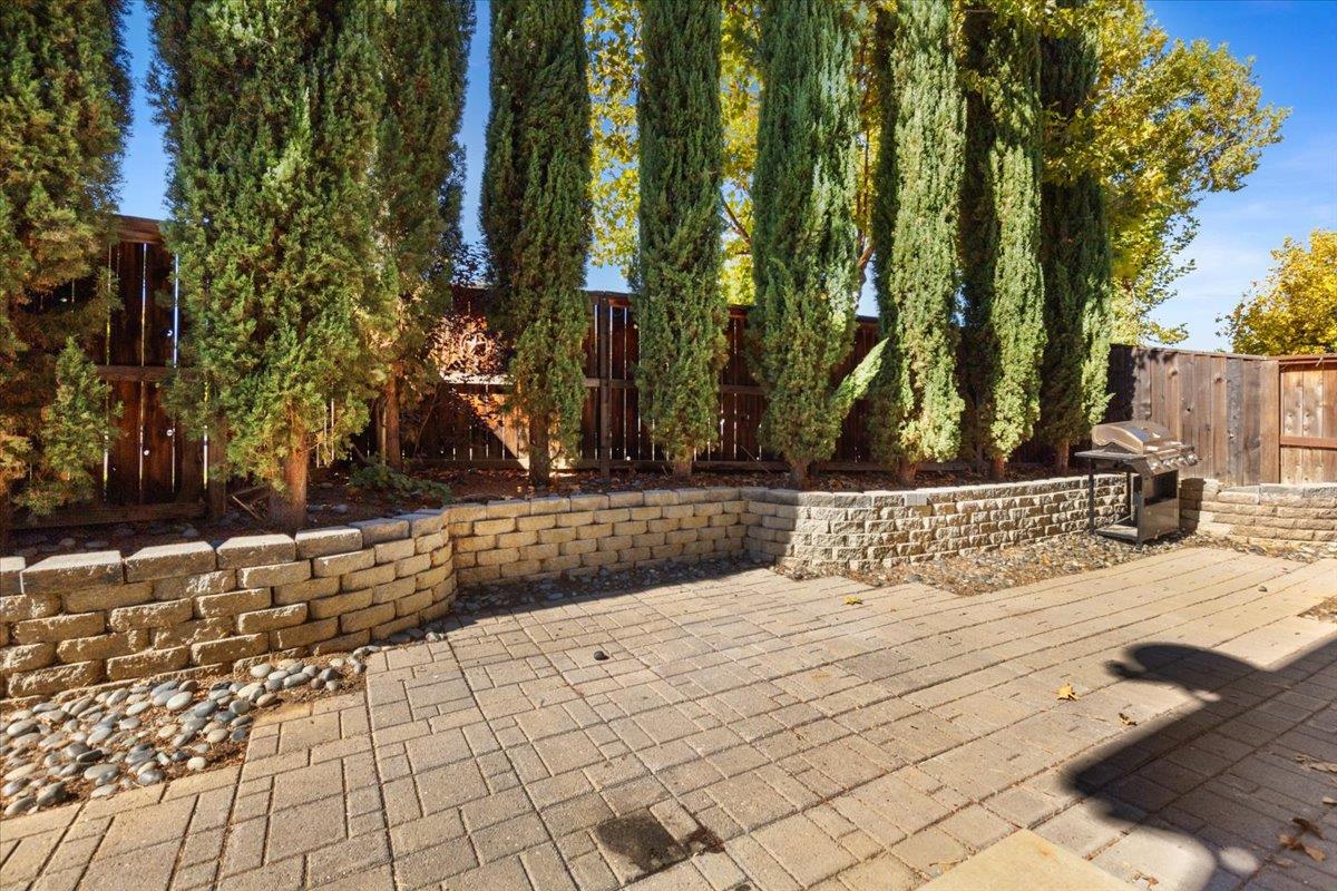 20855 Grapevine Dr, Patterson, CA 95363