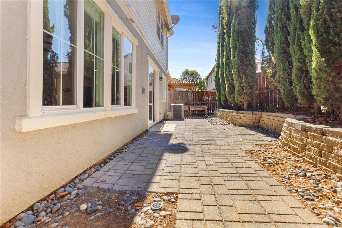 20855 Grapevine Dr, Patterson, CA 95363